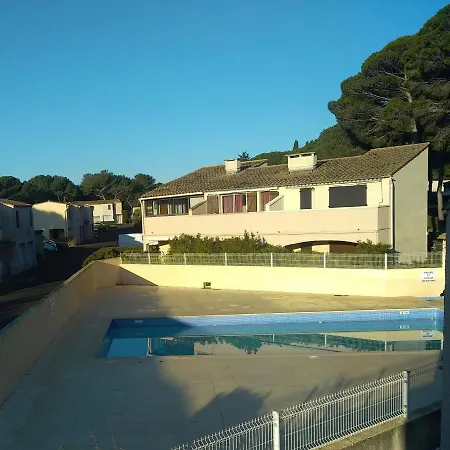 T2 Avec Piscine アパート